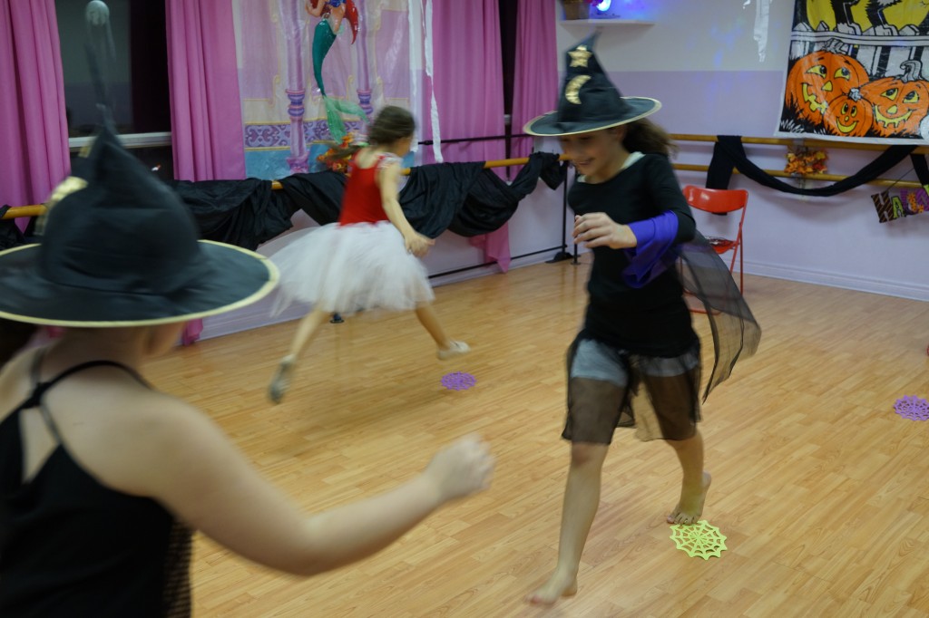 Halloween party games